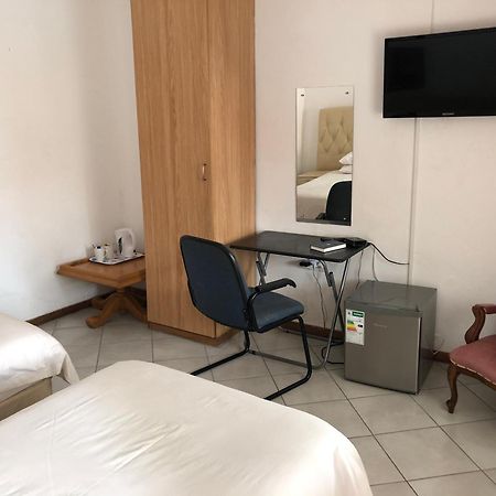 Tzaneen Guest House Экстерьер фото