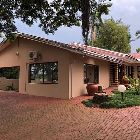 Tzaneen Guest House Экстерьер фото