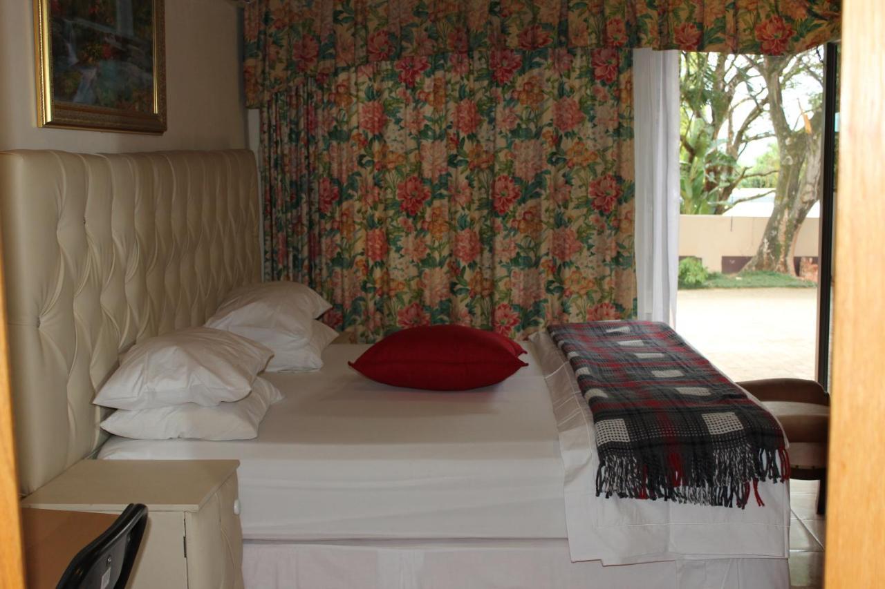Tzaneen Guest House Экстерьер фото