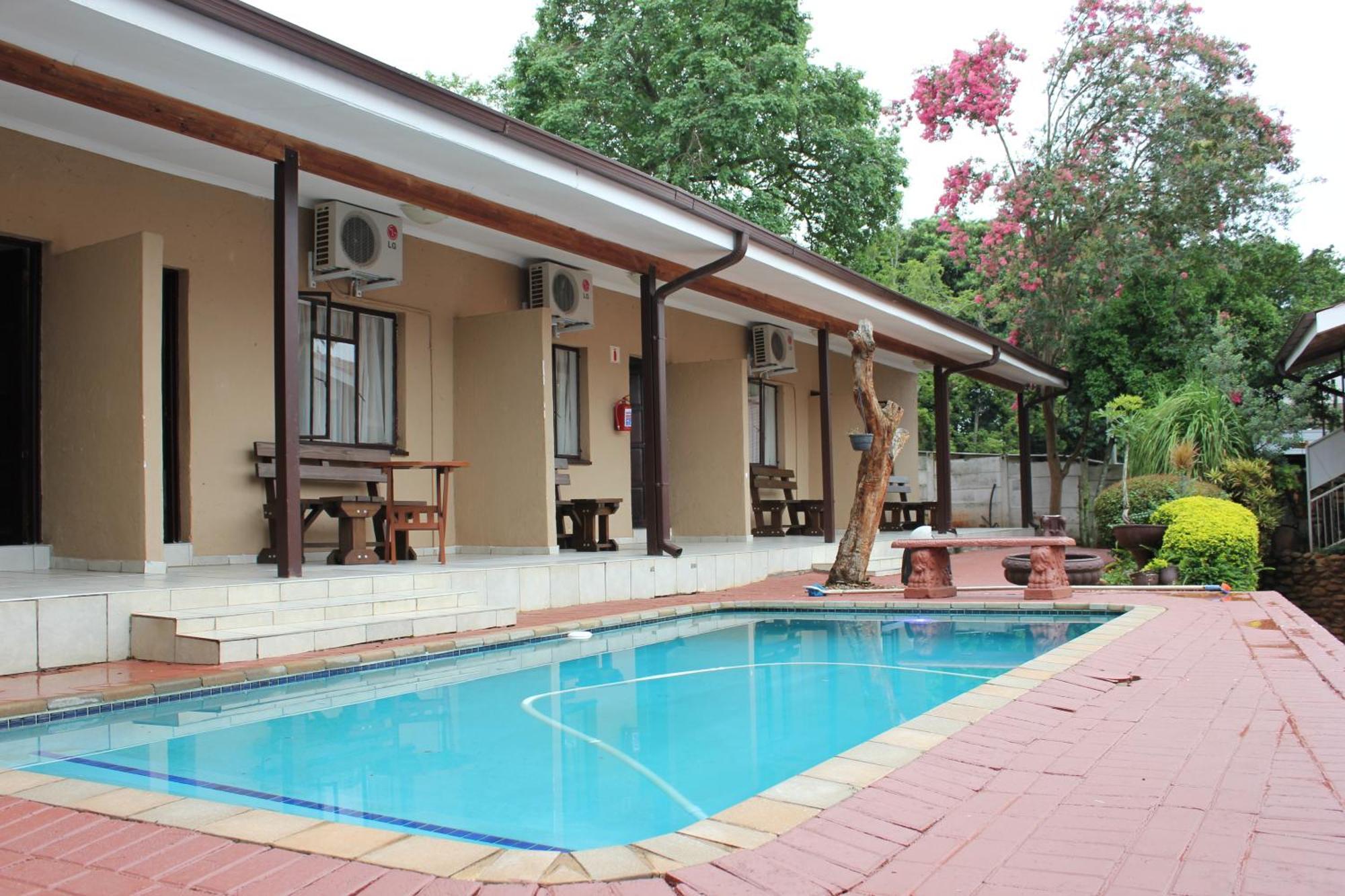 Tzaneen Guest House Экстерьер фото