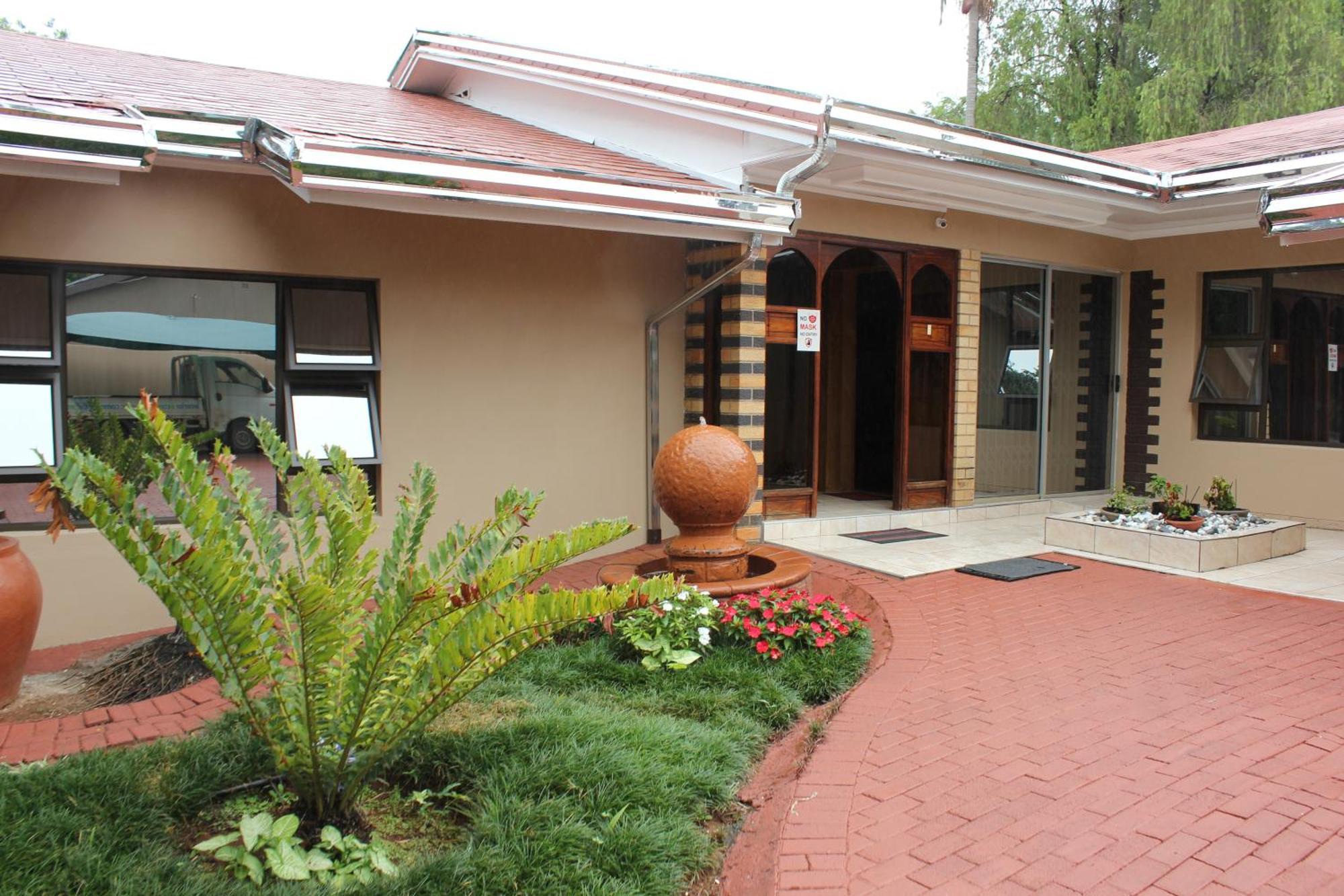 Tzaneen Guest House Экстерьер фото