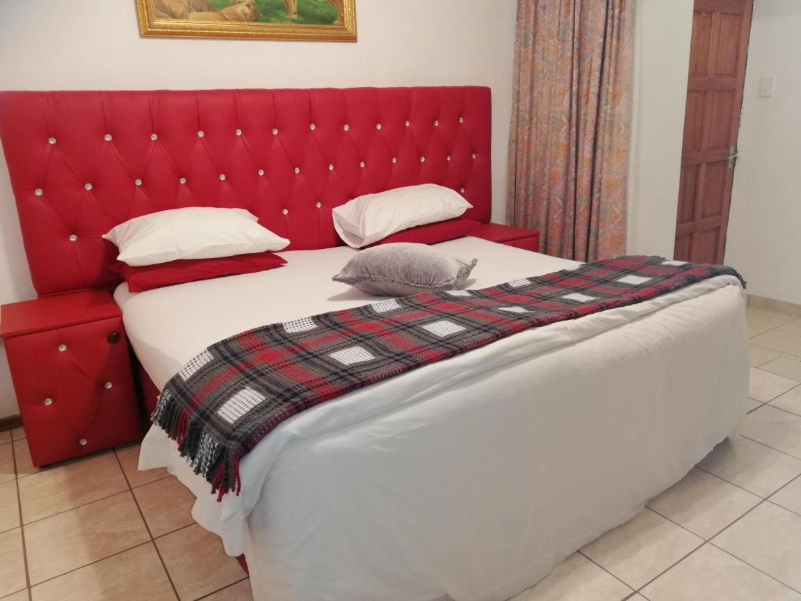 Tzaneen Guest House Экстерьер фото